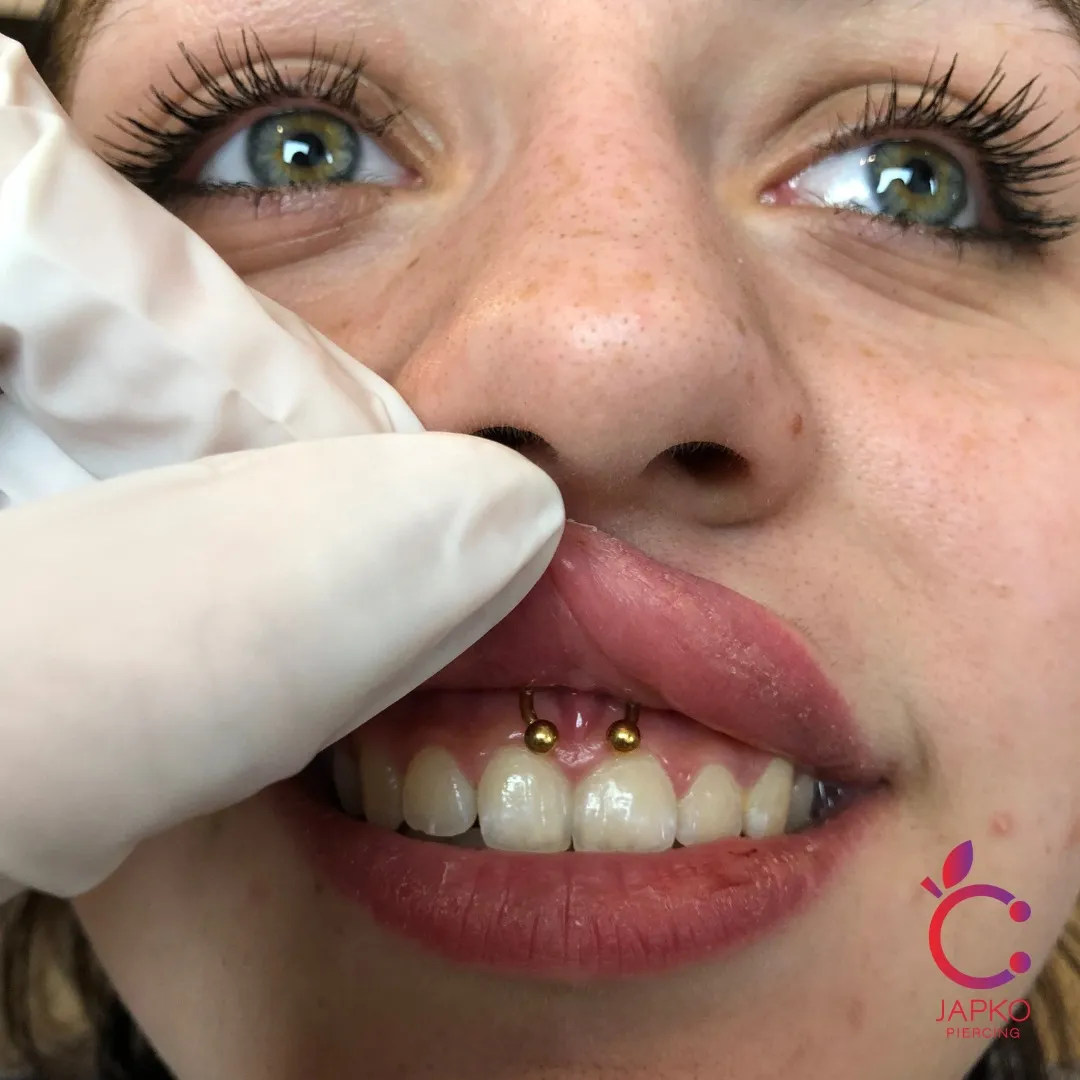 Realizacja przekłucia, studio Japko Piercing