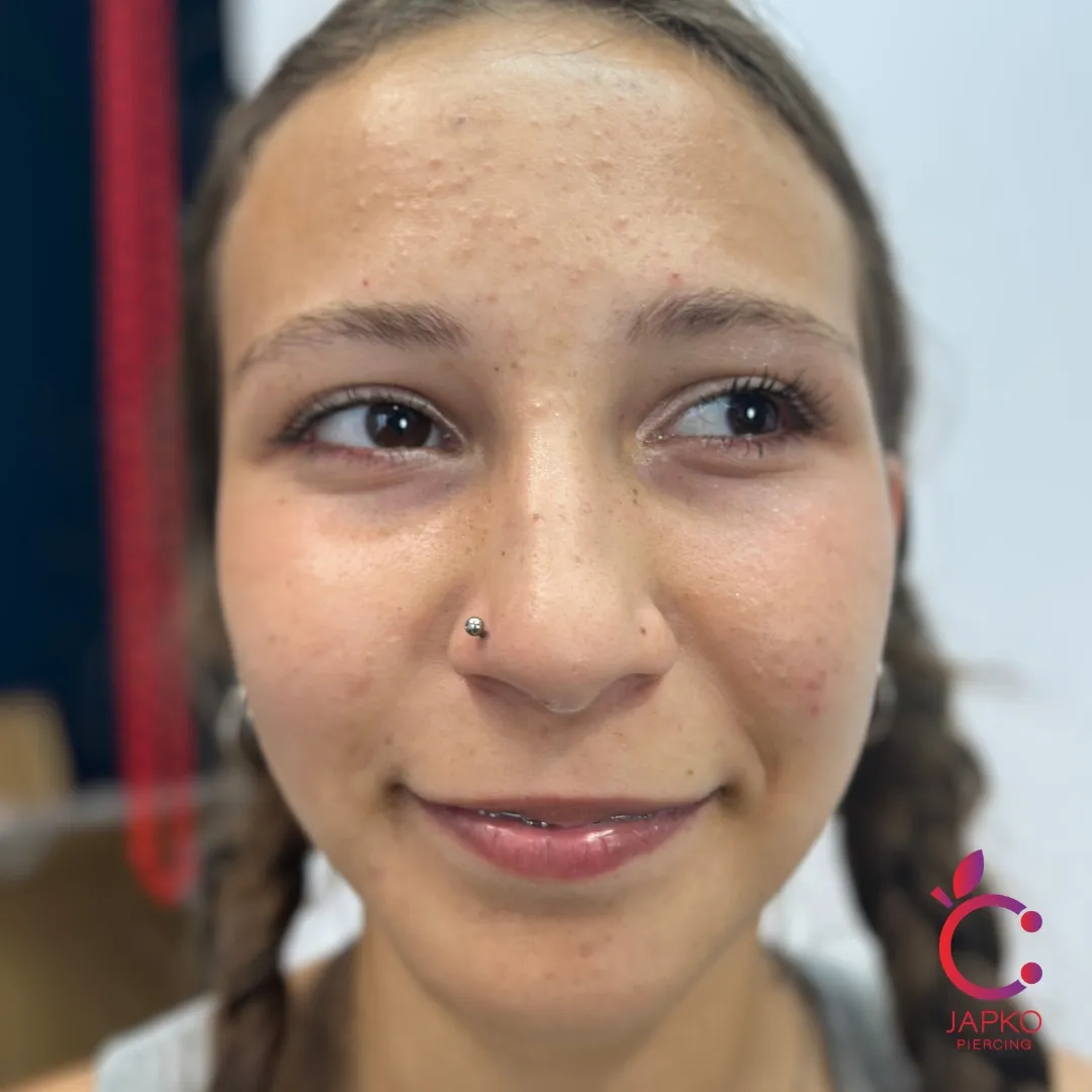 Realizacja przekłucia, studio Japko Piercing