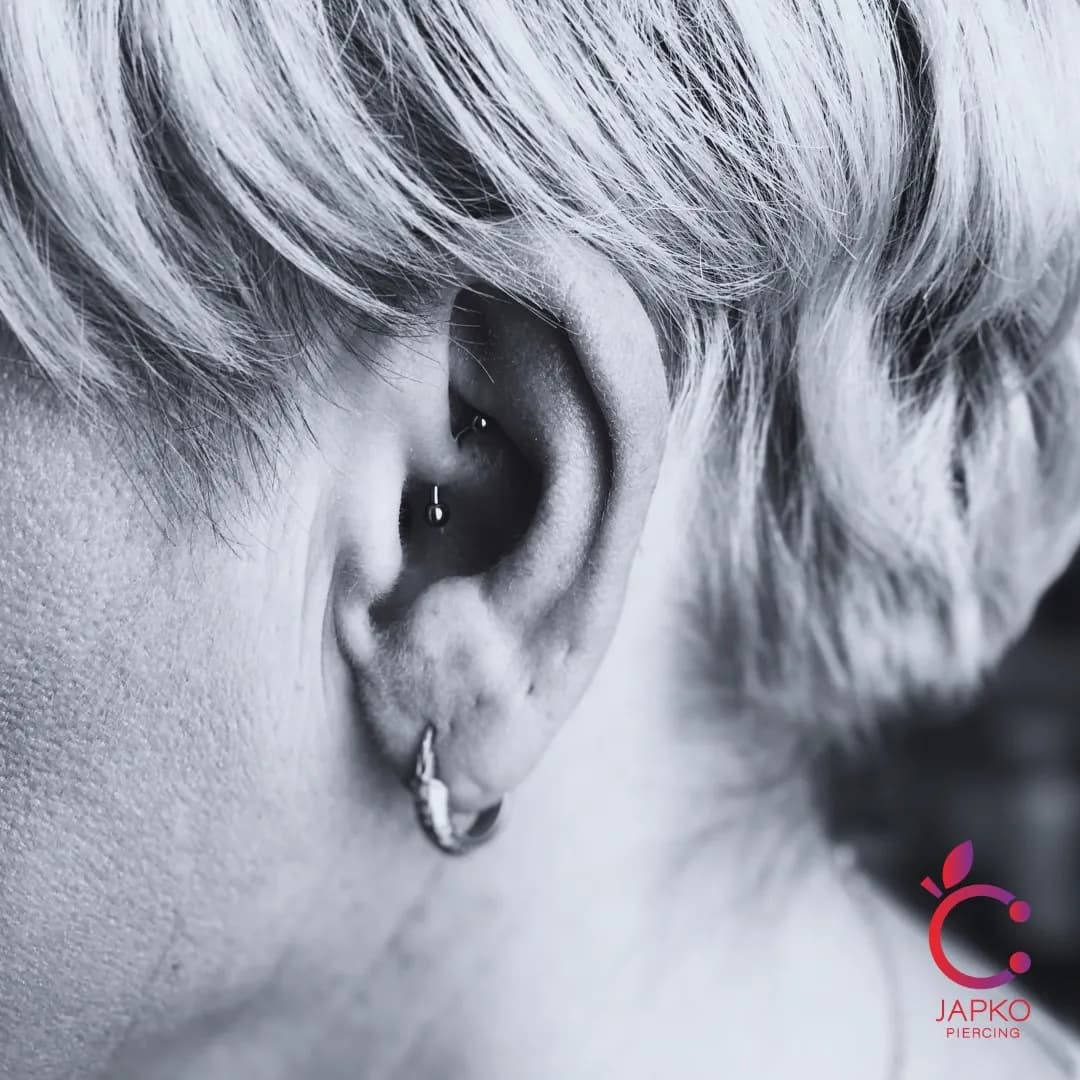 Realizacja przekłucia, studio Japko Piercing