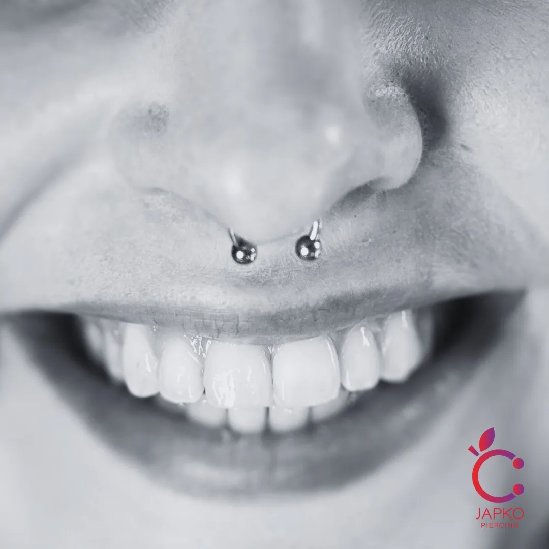 Realizacja przekłucia, studio Japko Piercing