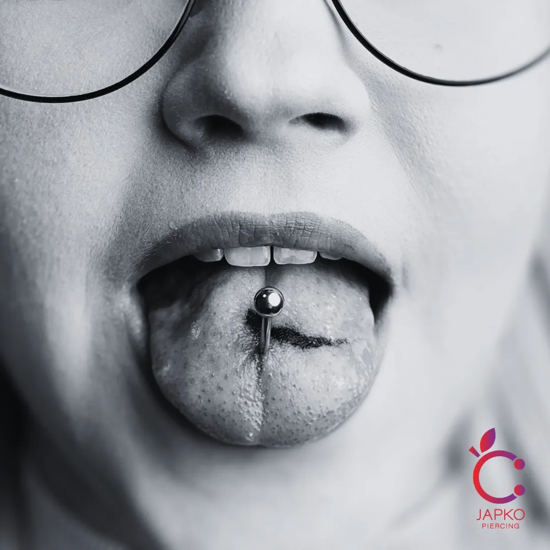 Realizacja przekłucia, studio Japko Piercing