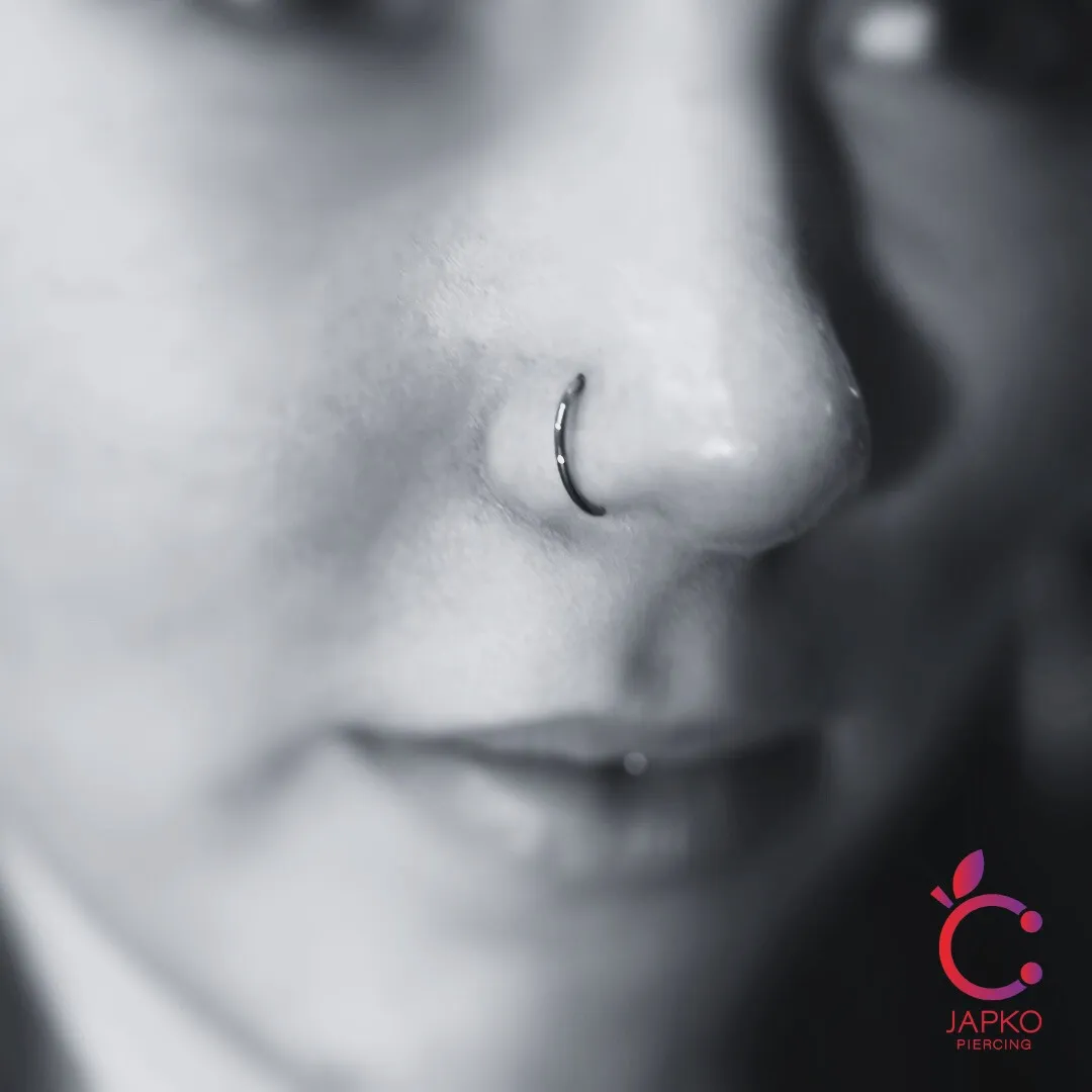 Realizacja przekłucia, studio Japko Piercing
