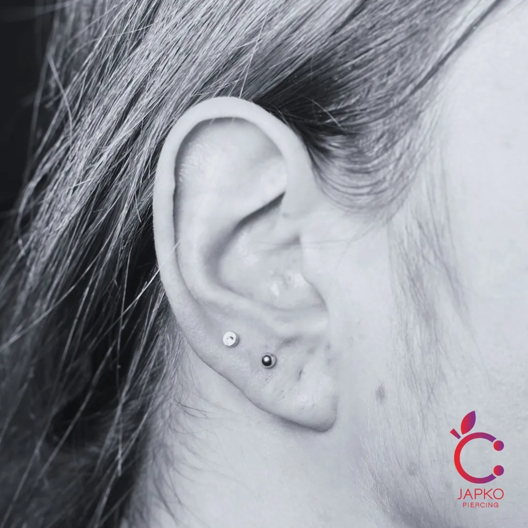 Realizacja przekłucia, studio Japko Piercing