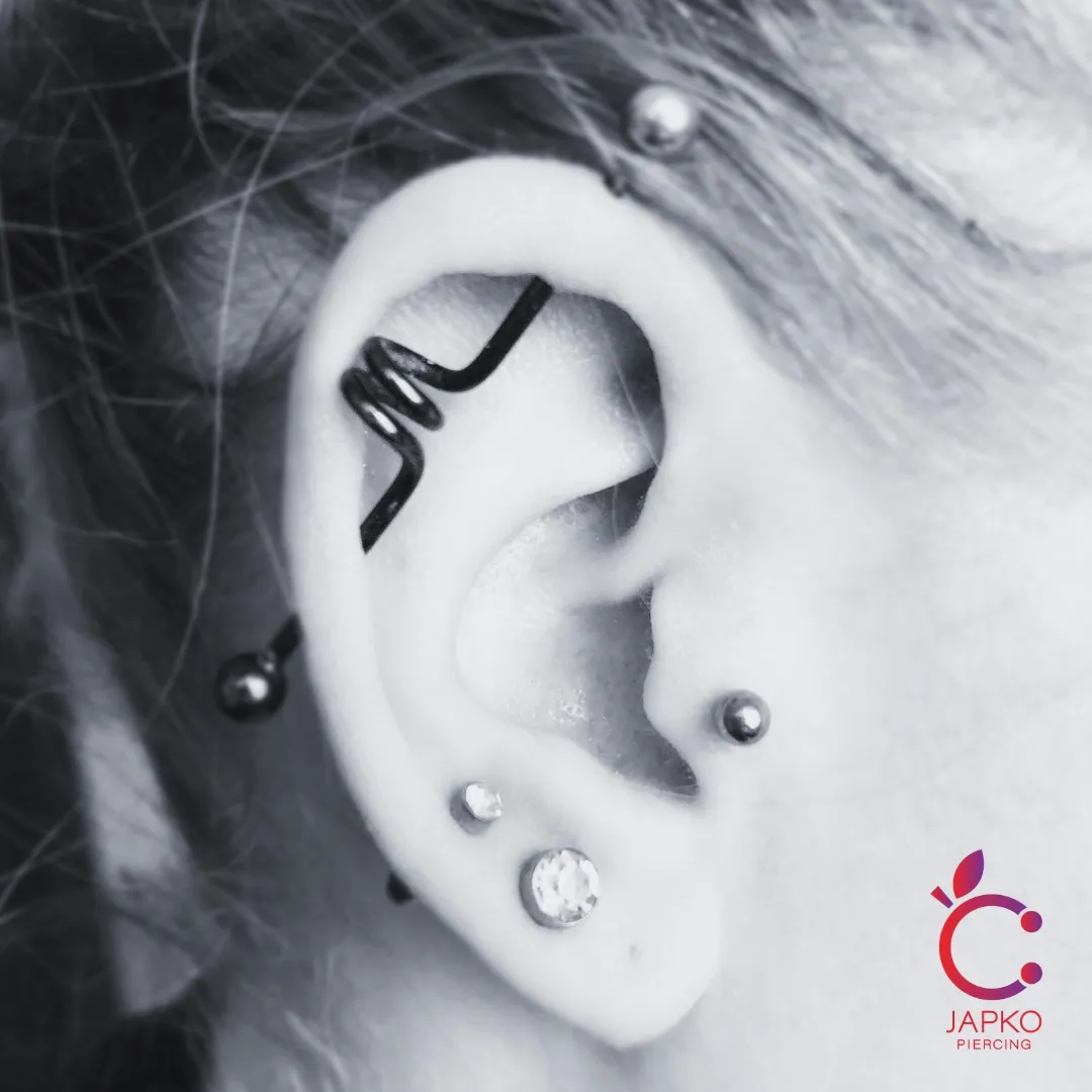 Realizacja przekłucia, studio Japko Piercing