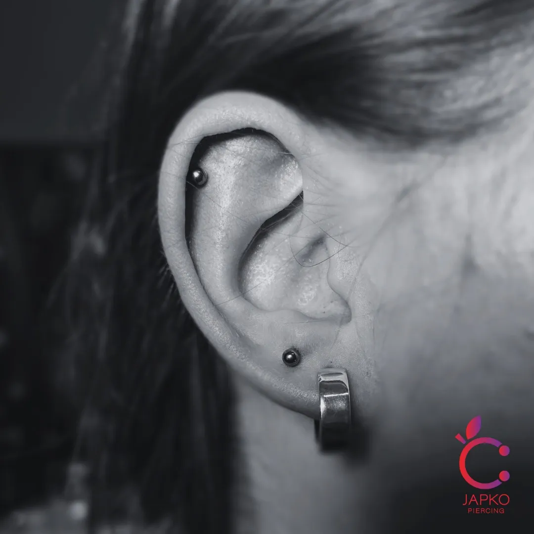 Realizacja przekłucia, studio Japko Piercing