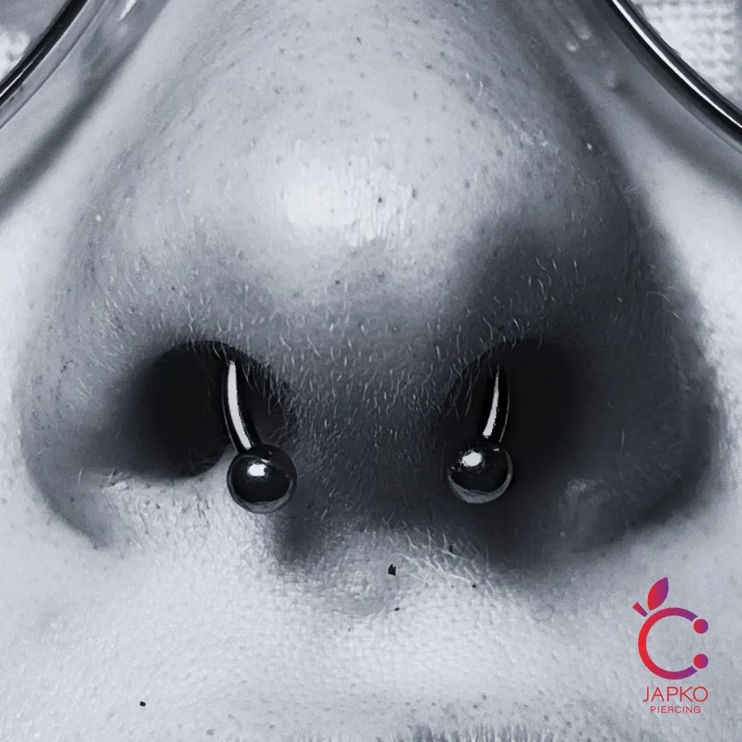 Realizacja przekłucia, studio Japko Piercing